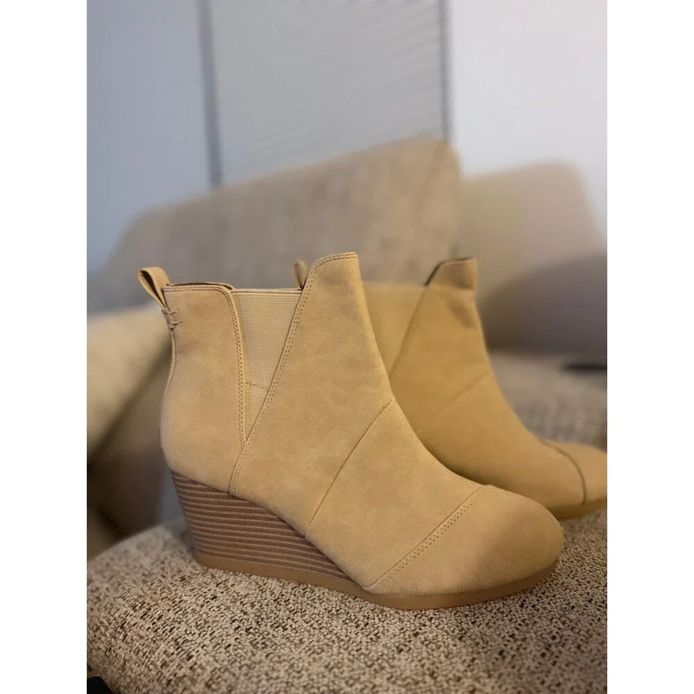 TOMS Majorca Suede Wedge Chelsea Boots Tan US 8 NWOT